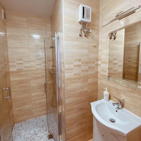 Owr Universal * Łazy