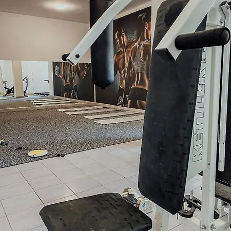 Owr Universal * Łazy