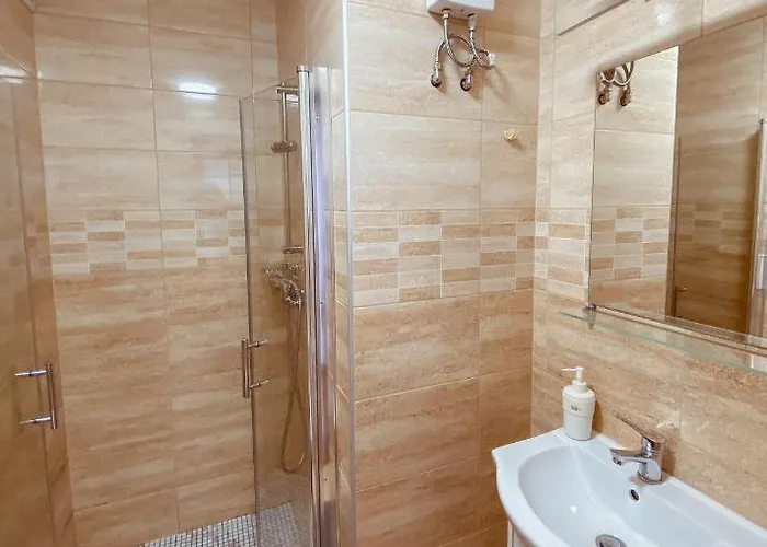 Owr Universal * Łazy