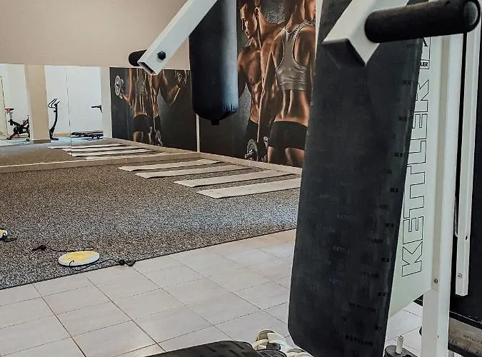 Owr Universal * Łazy