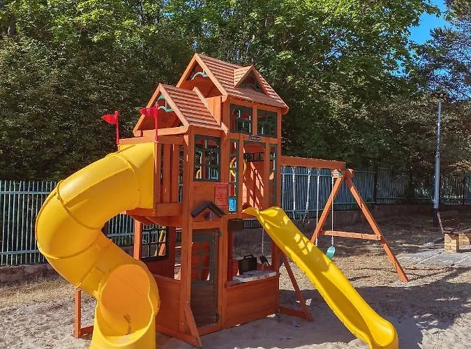 Owr Universal Tatil parkı Łazy