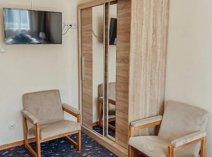 Owr Universal * Łazy